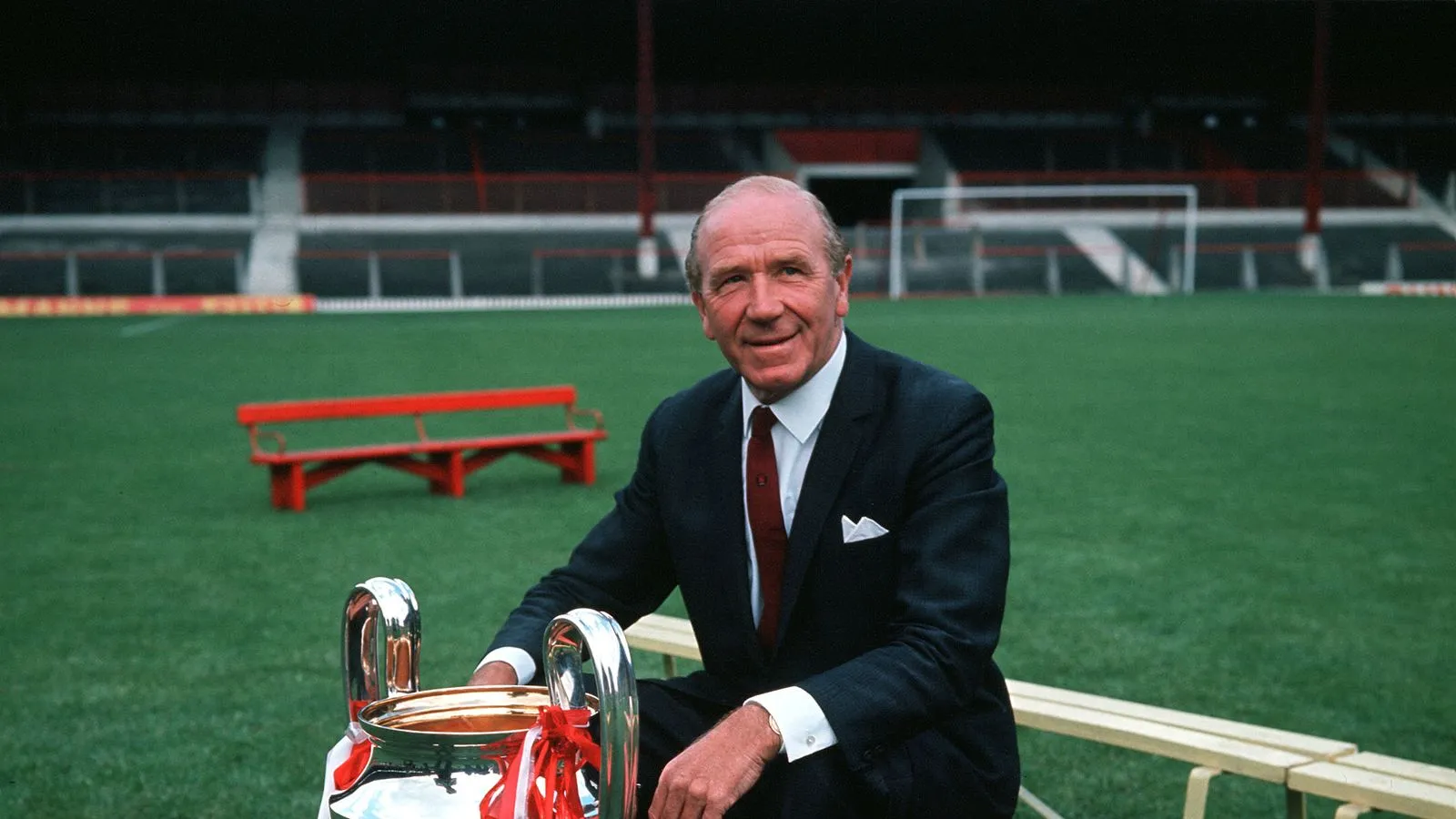 Huấn luyện viên huyền thoại của Manchester United - Matt Busby