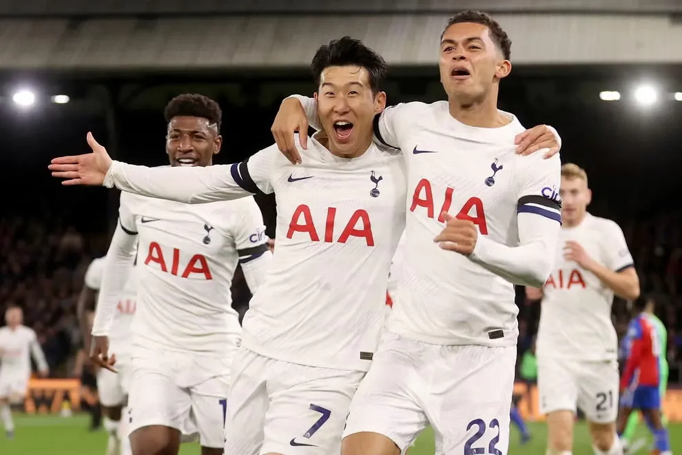 Tottenham trở lại top 4 Ngoại hạng Anh